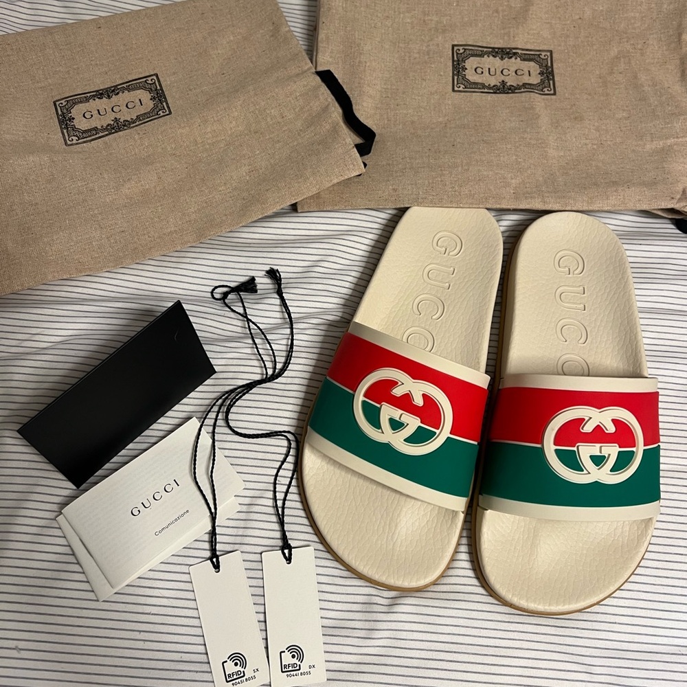 Gucci sandal rubber GG interlock white/red/green. Brand New. Never Worn. Size 7